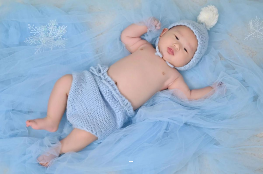 嘉鱼摸孕妇肚子沾喜气